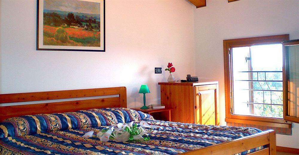 Bed and Breakfast Col Delle Rane Caerano Di San Marco Exterior foto