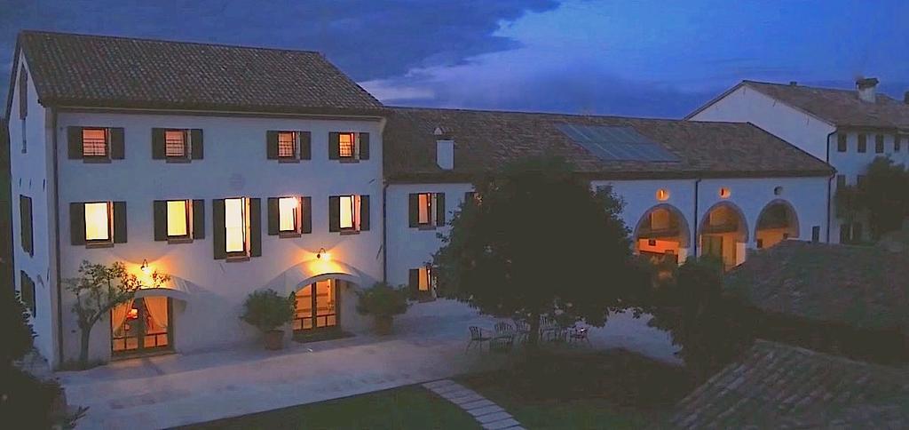 Bed and Breakfast Col Delle Rane Caerano Di San Marco Exterior foto